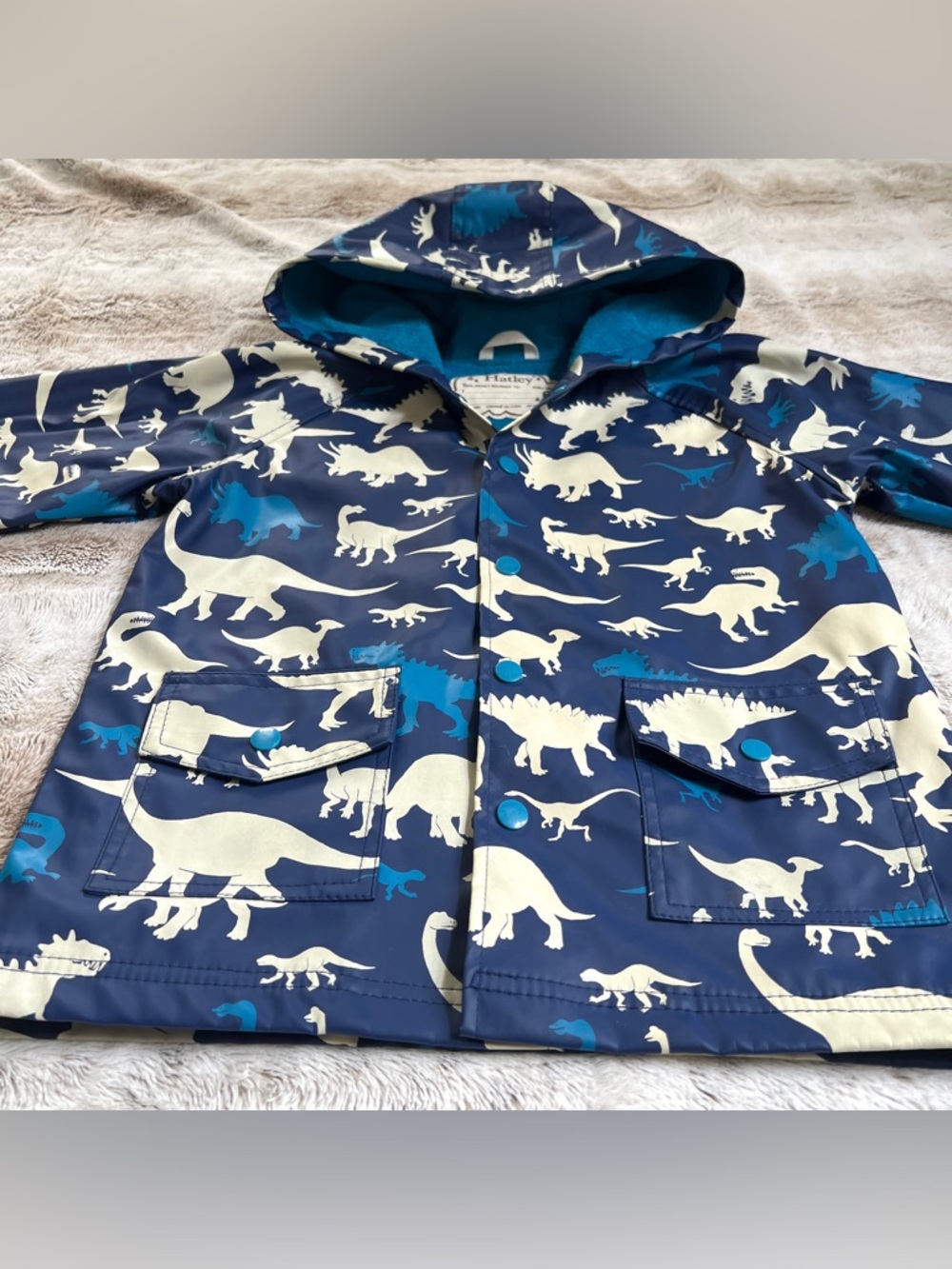 🦖6🦕Hatley Kids Dinosaur Print Navy Blue White Snap Raincoat Jacket